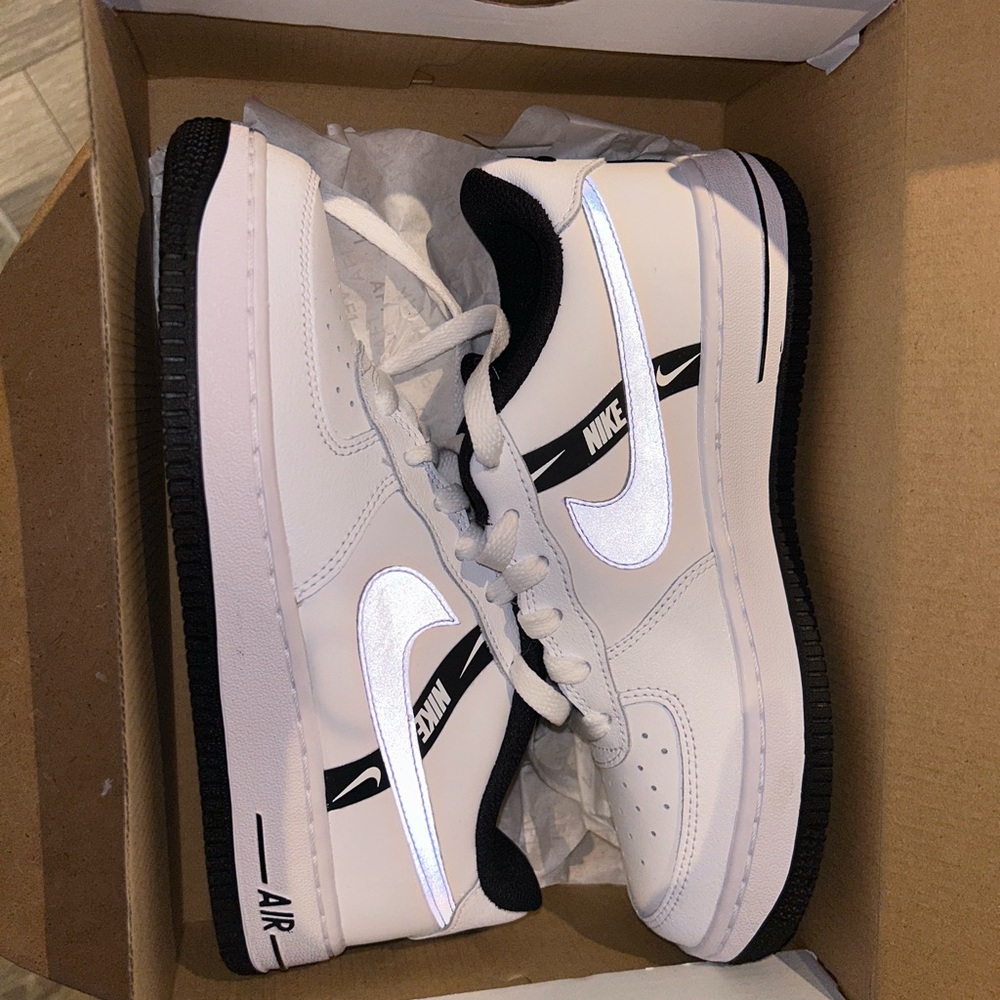 Nike Air Force 1 LV8 KSA (GS)
